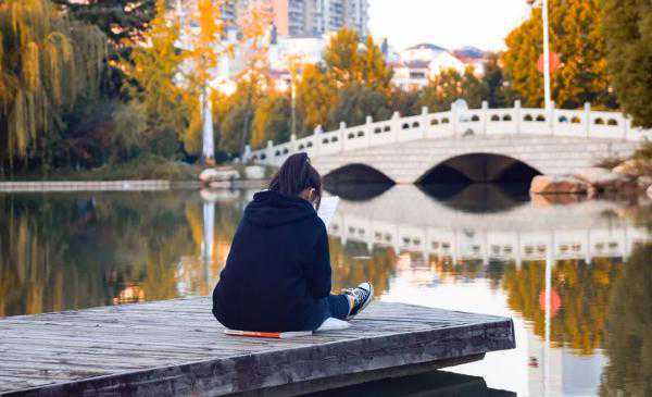 看桥，望桥，听桥……小编带你读懂河南高校桥的秋语