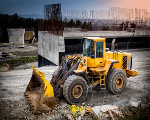 旌航591-III房车，吧台式厨房＋双人大床设计，胆大心细安之若怡