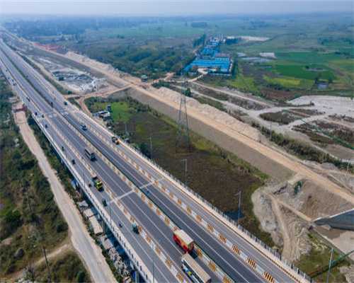 圆餐桌一般多大？配多少把餐椅？和长条桌对比，谁更好？