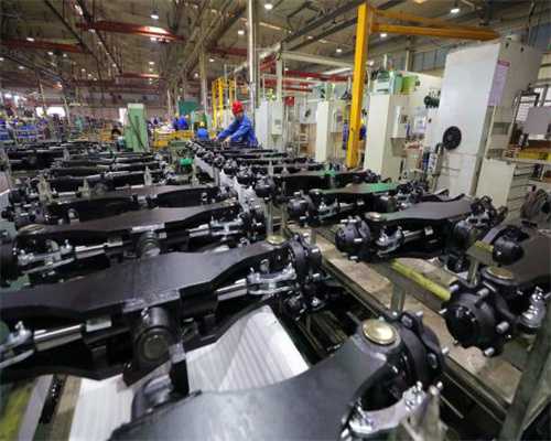 为何越来越多人放弃传统板材家具，选择中式家具，这5点无法比拟