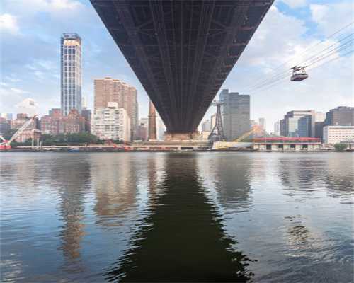 订做办公家具屏风办公桌厂家哪个好，办公室屏风如何巧妙搭配