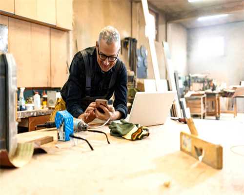 文人书记魏华刚 以满腔乡音情怀 打造诗意柏香村