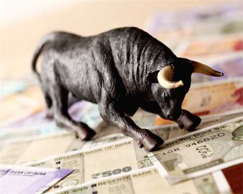 华富基金人才储备不足只好“一拖多”五任老总难改发展颓势