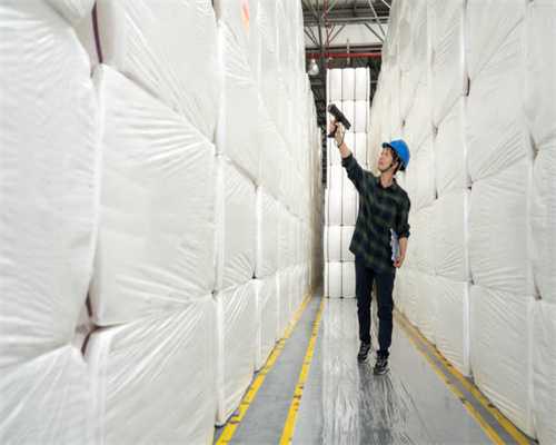 为什么阿姆斯特丹的房屋都是东倒西歪的？典型荷兰传统民居建筑