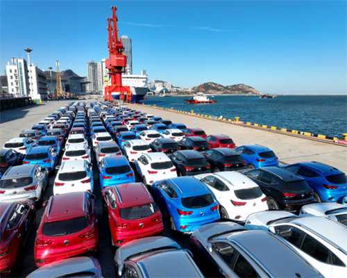 这么丑的酒柜该摆在家里那个位置，求赐教？