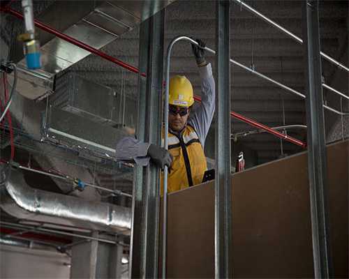 大理石餐桌和实木餐桌哪个好？听听内行人的对比，再也不会被坑